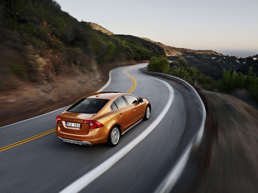  Volvo S60 2010 года  (фото 41 из 226)